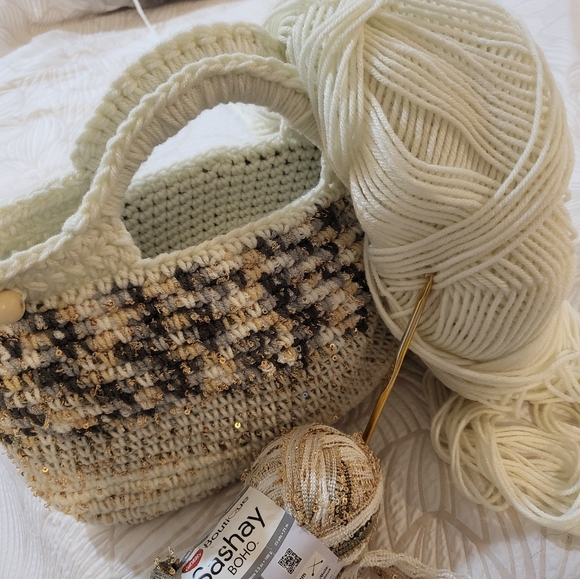 Handmade Crochet Handbag - Picture 7 of 7